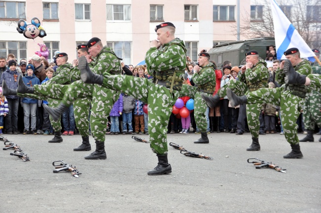 Northern Fleet's naval infantry is located close to Nikel, where this photo was taken on May 9, 2013. (Trude Pettersen/Barents Observer)