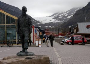 coal svalbard arctic longyearbyen mining miner