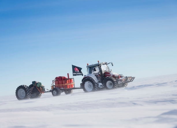 The tractor on day 8 of the mission. The seven-member team took 17 days to reach the South Pole. (Antarctica2)