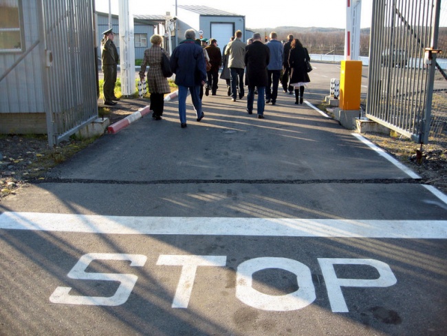 Entry to Russia at the Borisoglebsk border checkpoint. (Thomas Nilsen/Barents Observer)