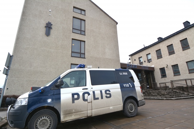 Shared police cars is part of the plan. (Thomas Nilsen/Barents Observer)