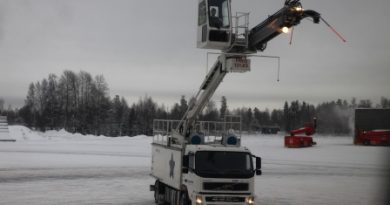 De-icing monster on the approach, departure looking more likely! (Irene Quaile)