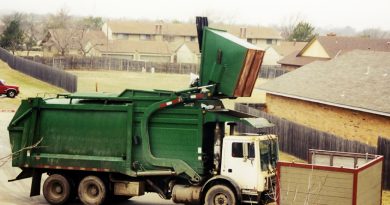 An industrial garbage truck. (iStock)