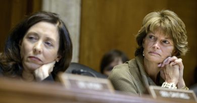 Alaska senator Lisa Murkowski listens during a session of the Senate Energy and Natural Resources Committee on Capitol Hill January 8, 2015 in Washington, DC. (Brendan Smialowski/AFP/Getty Images)