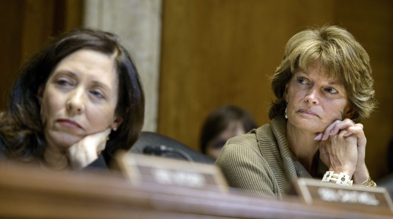 Alaska senator Lisa Murkowski listens during a session of the Senate Energy and Natural Resources Committee on Capitol Hill January 8, 2015 in Washington, DC. (Brendan Smialowski/AFP/Getty Images)
