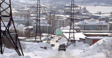 A road in the Arctic Russian port city of Murmansk. Traffic and cargo loads were town in 2014 along the Northern Sea Route. (iStock)