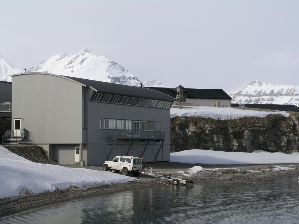 Ny Alesund, Spitsbergen hosts the world’s northernmost marine lab. (Irene Quaile, 2007)