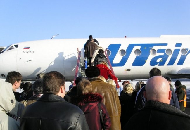 UTair at the airport in Naryan-Mar. (Thomas Nilsen/Barents Observer)