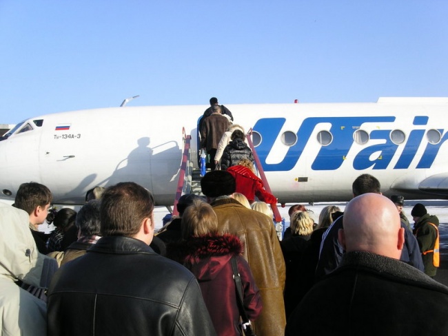 UTair at the airport in Naryan-Mar. (Thomas Nilsen/Barents Observer)