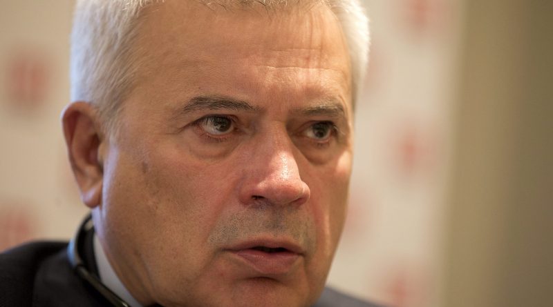 Vagit Alekperov ,CEO, of the Russian oil and gas company Lukoil speaking at a press conference in London in 2013. (Alastair Grant/AP)