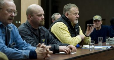 A special meeting of the Iditarod Trail Sled Dog Race board of directors ended Tuesday evening with a decision to move the race restart from Willow to Fairbanks. (Marc Lester / Alaska Dispatch News)