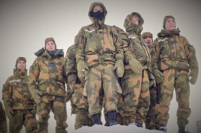 Norwegian soldiers ready for cold climate winter drill. (Thomas Nilsen/Barents Observer)