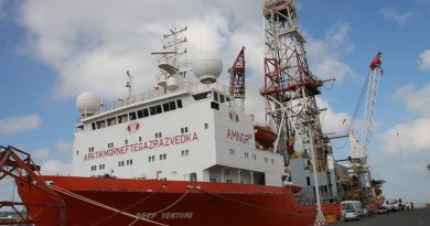 Drilling vessel «Valentin Shashin» ,now Deep Venture. (Zarubezhneft)