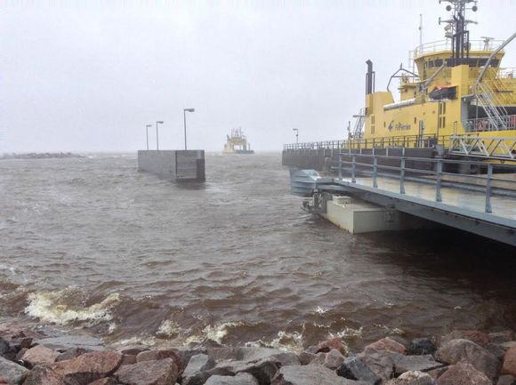 The storm also caused a temporary shutdown of ferry service to Hailuoto island late in the day. (Ari-Pekka Sirviö / Yle)