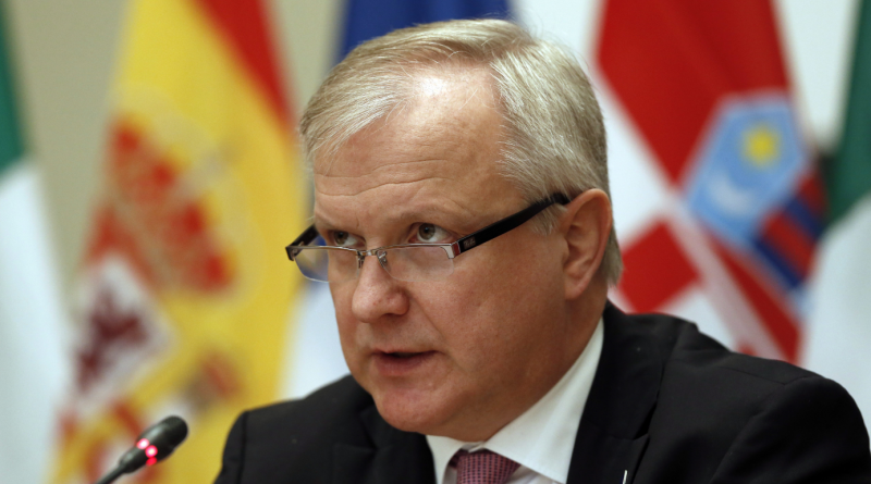 Finland's economic affairs minister Olli Rehn (pictured above in 2014) confirmed on Wednesday that the government is planning putting additional money into the troubled Talvivaara mining group. (Kostas Tsironis/AP)