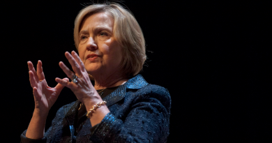 Former U.S. Secretary of State Hillary Rodham Clinton speaks to a crowd in Saskatoon, Saskatchewan on Wednesday, January 21, 2015.(Liam Richards/The Canadian Press)