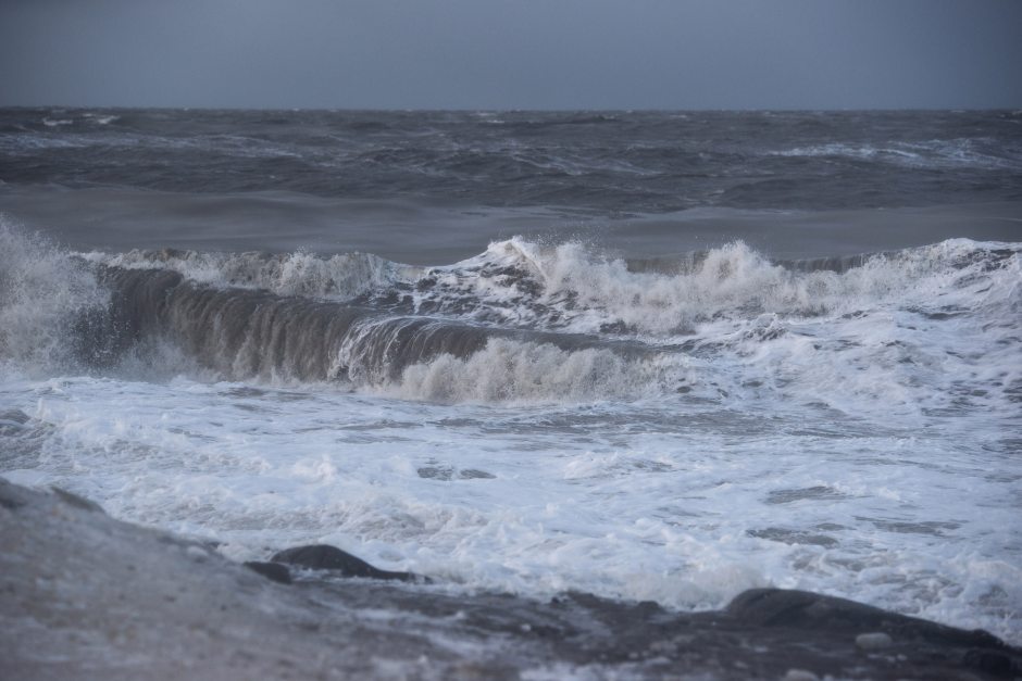 Chukchi Sea waves crash on the coast at Barrow on Sunday, November 10, 2013. ( Marc Lester / Alaska Dispatch News)