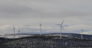 Wind turbines are covering increasingly bigger lands in northern Finland. (Thomas Nilsen/Barents Observer)