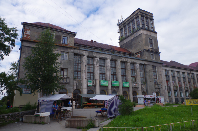 The hotel in Medvezhyegorsk reportedly built for Stalin’s visit. He never came. (Mia Bennett)