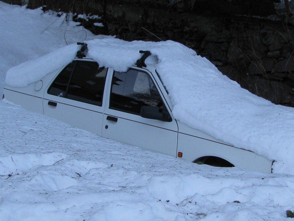 Heavy snow – not all fun. (Irene Quaile)