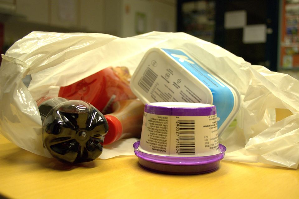 Examples of the kind of plastic waste that can soon be recycled everywhere in Finland. (Juho Liukkonen / Yle)