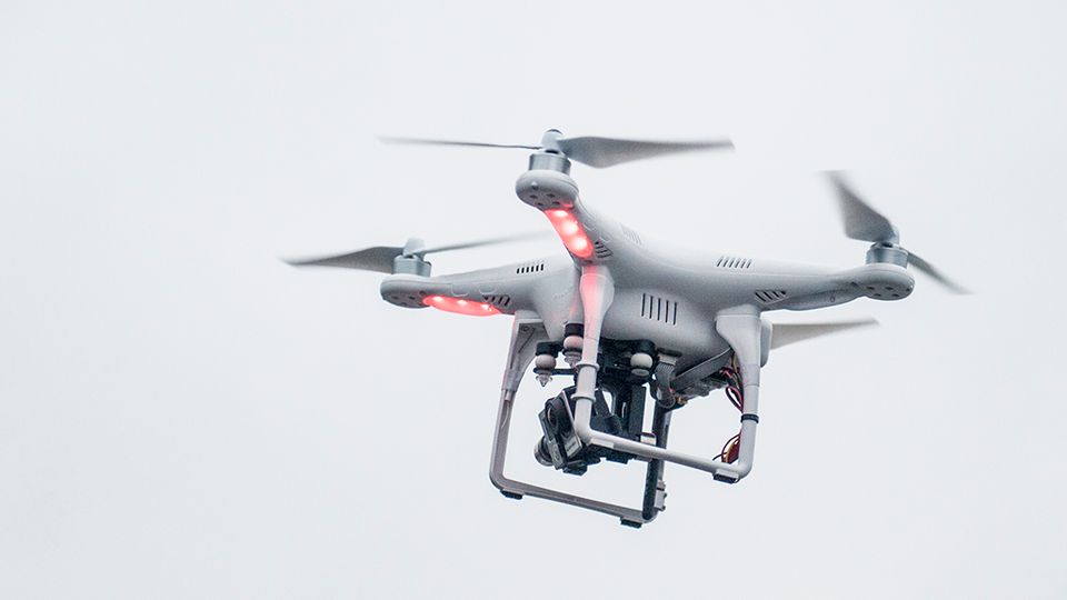 The Finnish Board Guard has introduced drones to help secure its borders. UAVs supplement traditional security cameras, in that they make it easy to for example “peek around the corner” if movement is detected. (Ilkka Kemppinen / Yle)