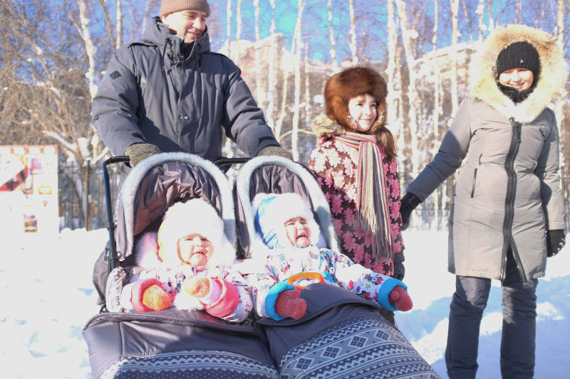 A family in Mirny, Russia. (Mia Bennett)
