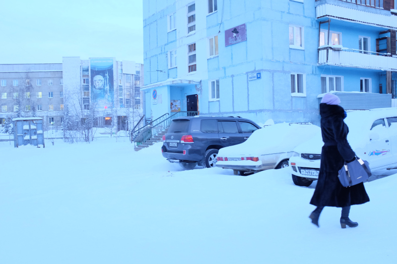 A Yuri Gagarin mural in the distance. (Mia Bennett)