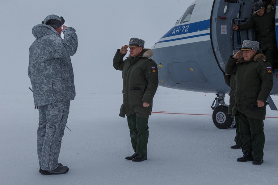 Russian Defence Minister Sergey Shoigu visits Franz Josef Land. Photo: Vadim Savitsky/ mil.ru