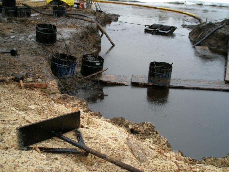 Up to 380 tons of oil might have spilled into the river of Ukhta as well as neighboring waterways. Photo: Savepechora.ru