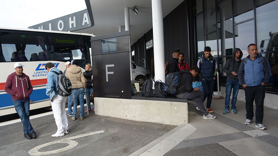 Asylum seekers in Tornio, Finland last autumn. The last crossings recorded at Lapland's Russian border crossings were recorded on April 10, after Finland and Russia negotiated an agreement to put a stopper in the flow of all third-country border crossings for 180 days. (Jasmina Vaaraniemi / Yle)
