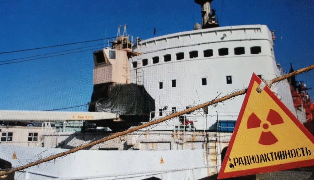 In 1993, the quay at Atomflot where “Lepse” was moored was sealed of with radiation warning signs. (Thomas Nilsen/The Independent Barents Observer)