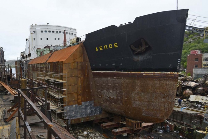 “Lepse” is today safely placed in a dock where decommissioning work takes place. (Nerpa shipyard)