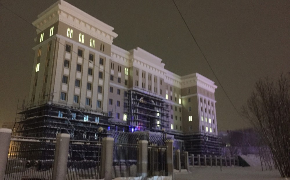 The 15,084 square meter FSB complex (pictured above under construction) was built in three years. (Atle Staalesen/The Independent Barents Observer)