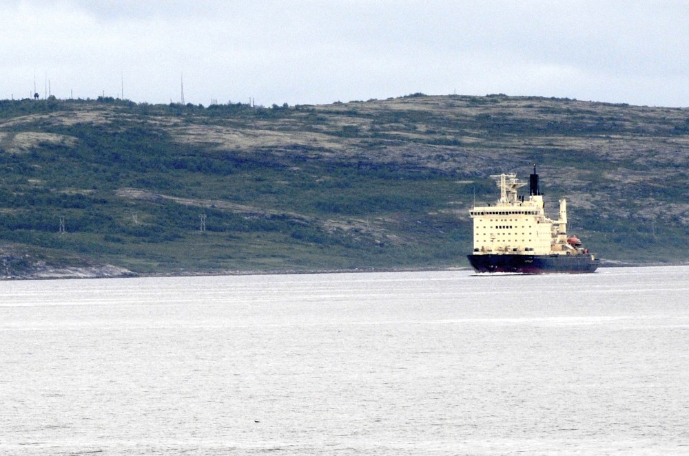Russian icebreaker "Taymyr" on its way through Kola Bay. The future of the country's icebreaker fleet is much discussed given current changes in Arctic climate and shipping patterns. (Thomas Nilsen/The Independent Barents Observer)