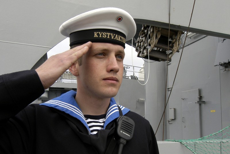 Coast Guard sailor on duty. (Thomas Nilsen/The Independent Barents Observer)