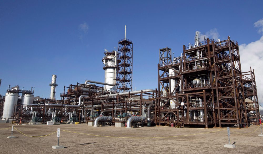 Quest carbon capture and storage facility in Fort Saskatchewan Alta, on Friday November 6, 2015. Quest is designed to capture and safely store more than one million tonnes of CO2 each year an equivalent to the emissions from about 250,000 cars. (Jason Franson / THE CANADIAN PRESS)