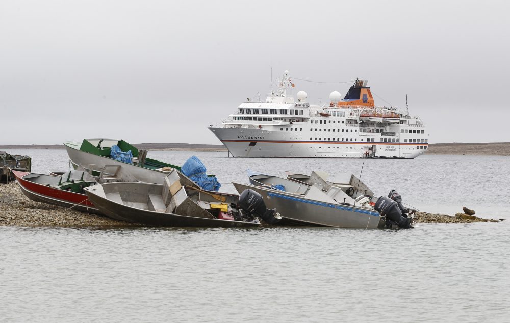 The MS Hanseatic cruise ship is seen in the Arctic community of Cambridge Bay, Nunavut August 23, 2012. (Chris Wattie / REUTERS) 