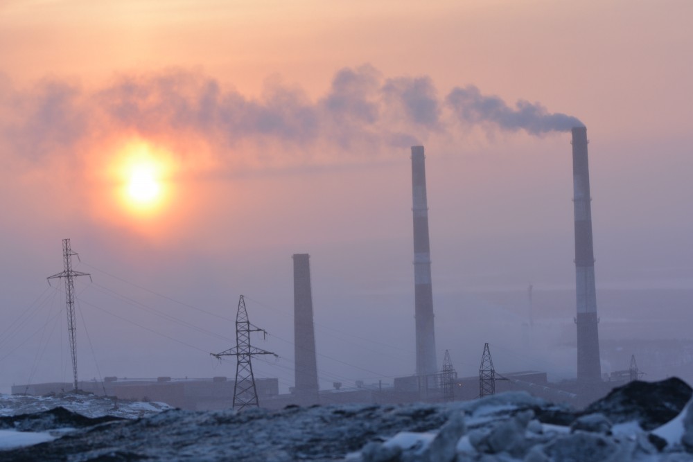 The smelter in Nikel is located a few kilometers from Russia's border to Norway in the North. (Thomas Nilsen/The Independent Barents Observer)