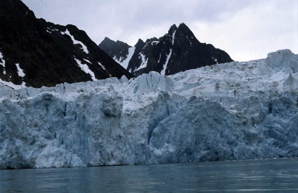 Doomed for melting. The Svalbard ice and glaciers. (Thomas Nilsen/The Independent Barents Observer)