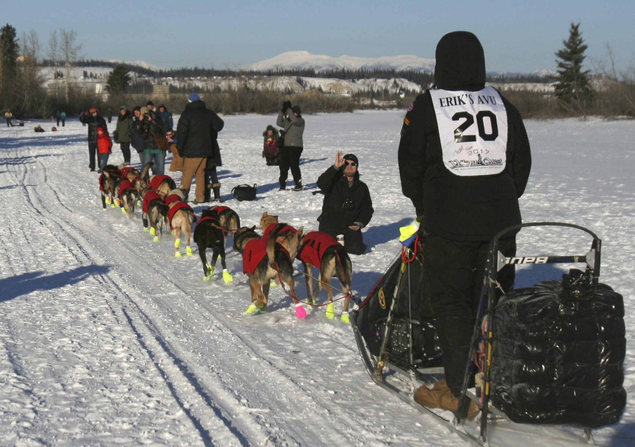 mushers-reach-halfway-point-of-Yukon-Quest-sled-dog-race