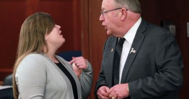 alaska-house-democrats-introduce-oil-tax-bill-to-heated-debate