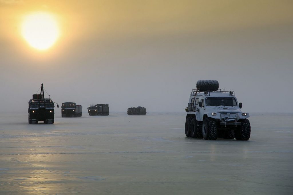 arctic-odyssey-for-russias-new-military-vehicles-will-drive-2000-km-over-laptev-sea-ice