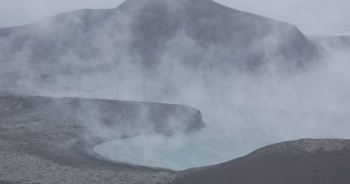 2-alaska-volcanoes-erupt-just-hours-apart