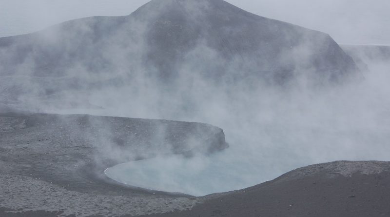 2-alaska-volcanoes-erupt-just-hours-apart