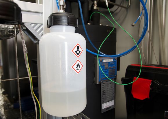 finnish-researchers-use-air-solar-power-to-create-renewable-hydrocarbon