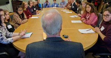 alaska-youth-environmental-group-asks-state-to-regulate-greenhouse-gas-emissions