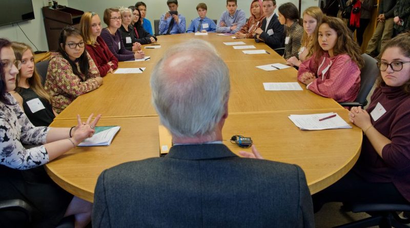 alaska-youth-environmental-group-asks-state-to-regulate-greenhouse-gas-emissions