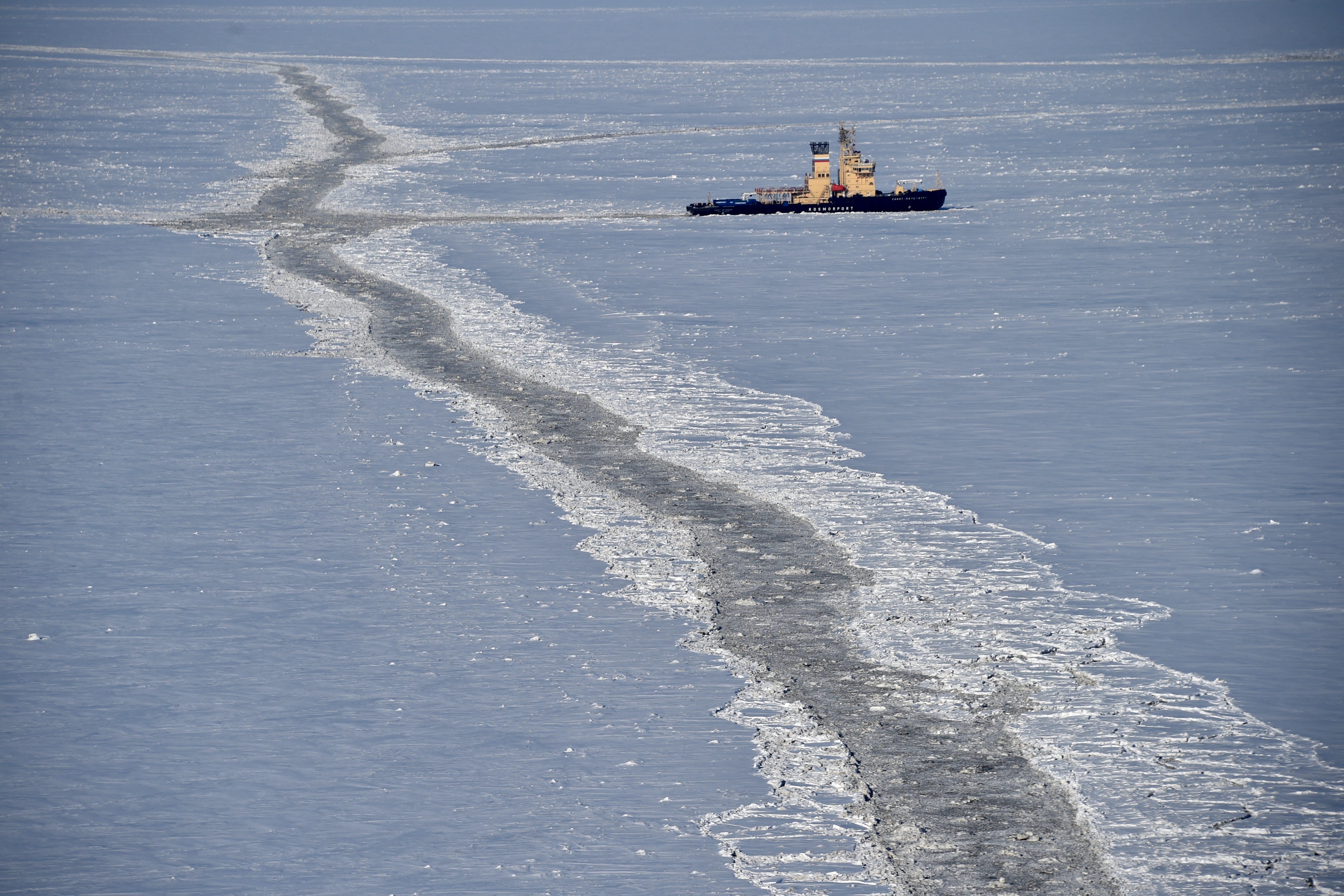 На морских дорогах. Карское море Северный морской путь. Остров Вилькицкого Карское море. Карское море судоходство. Кромка льда.