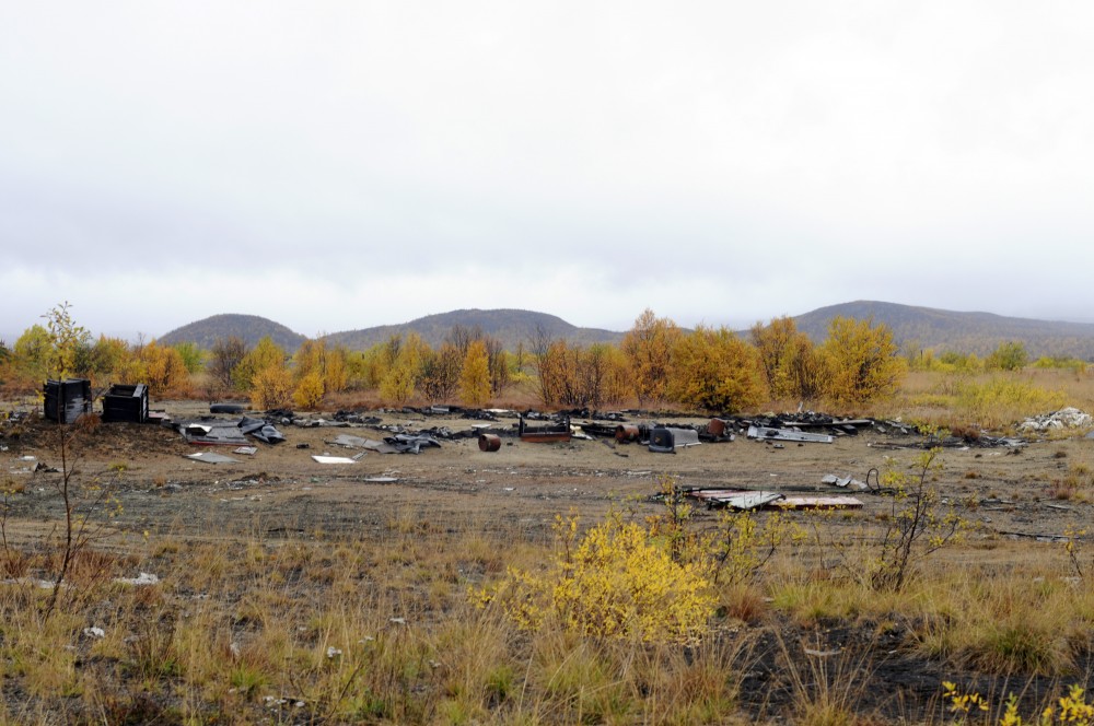 Scrap metal from installations once upon a time important for the Soviet air force. (Thomas Nilsen/The Independent Barents Observer)